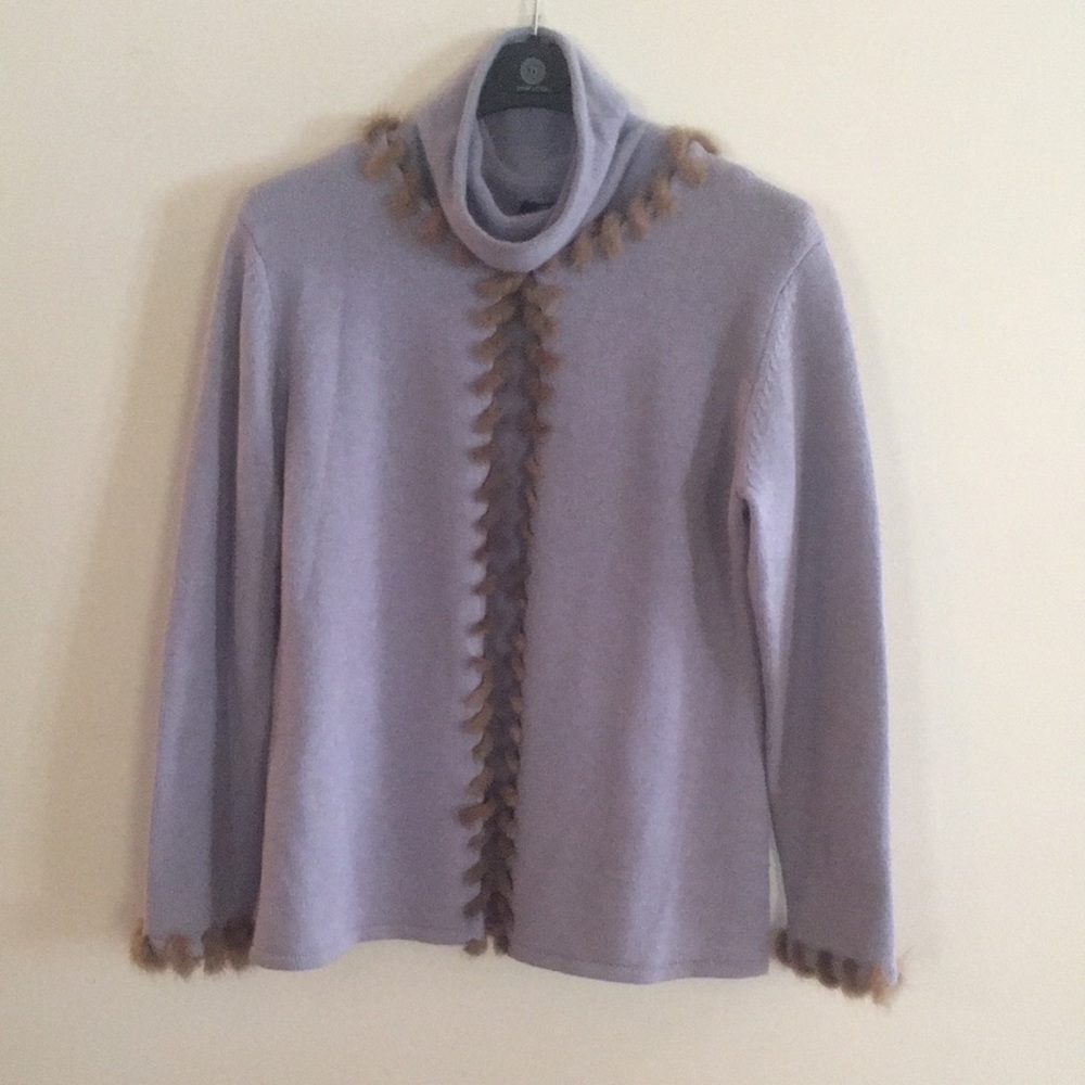 Stunning sweater set with mink fur trim. Sm. Cashmere (25%) wool (45%) viscose